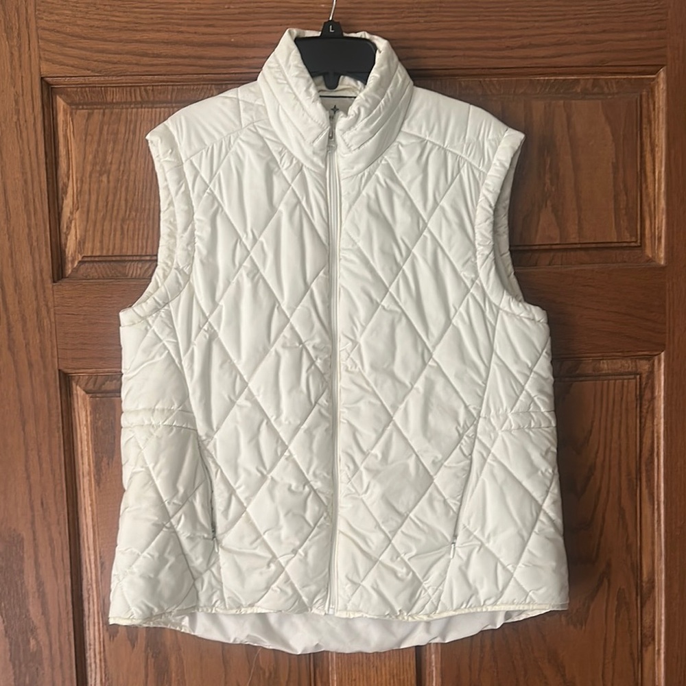 Tuckernuck Women's White Quilted Vest